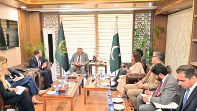 UK to give £8 million package to Pakistan for combating illegal migration, crime
