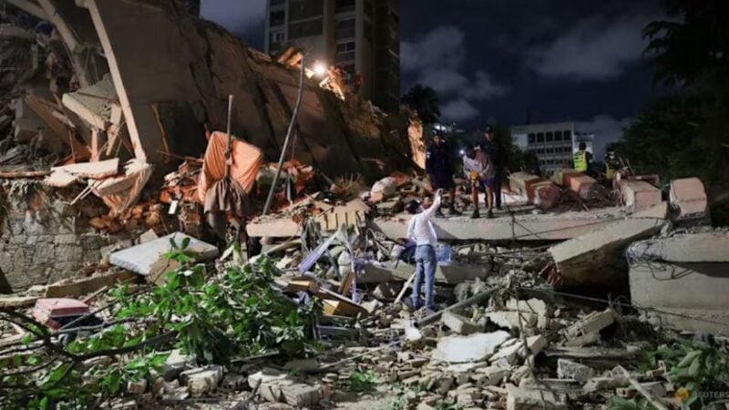 Dozens killed, hundreds injured as 7.2 and 7.5 magnitude quakes hit Venezuela; death toll expected to rise past thousands