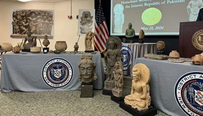 Pakistan recovers 513 smuggled artefacts from US
