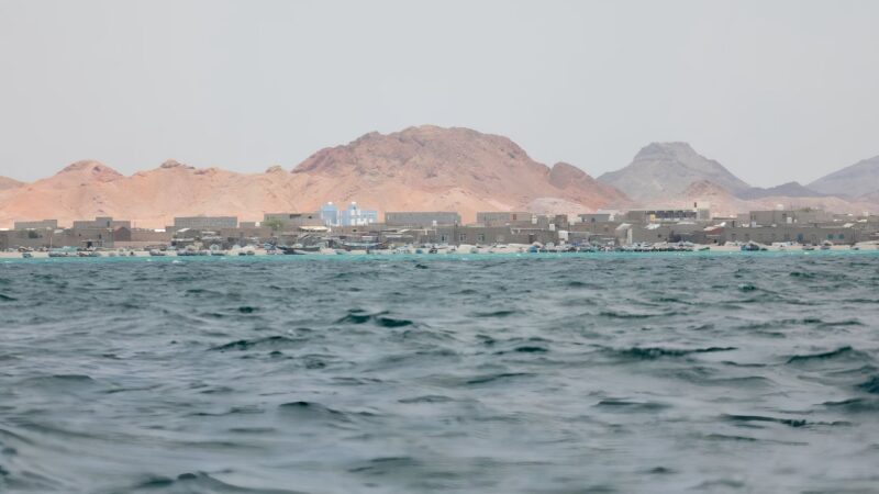 Oil prices edge up as Iran threatens to shut down Red Sea chokepoint