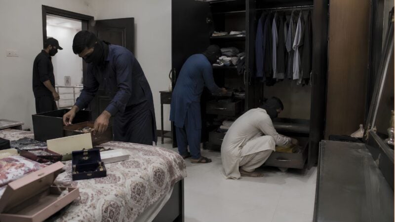 Infant held at gunpoint as fake police rob Karachi family of Rs8 crores