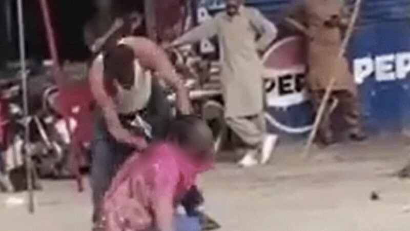 Man arrested for assaulting wife on Lahore road in viral video
