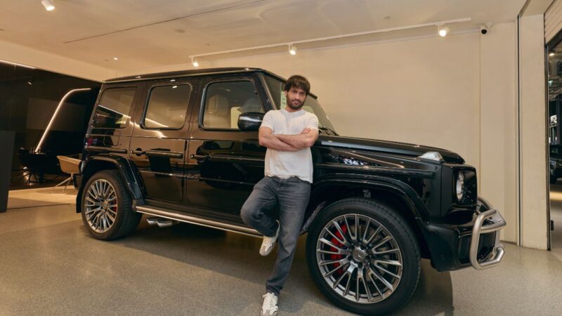Crypto Expert Waqar Zaka Wins Global TradFi Competition, Receives 2026 Mercedes G-Wagon in Dubai