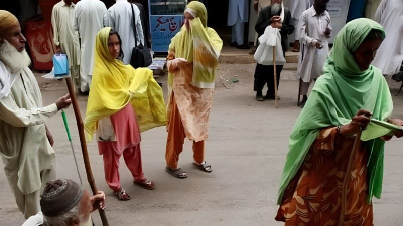 Deportations of Pakistani beggars from abroad fall 75 percent amid stricter FIA measures