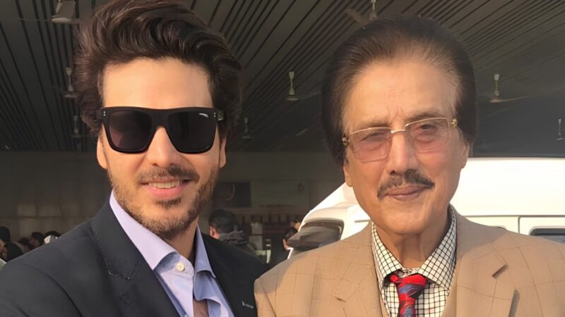 Ahsan Khan announces death of his father