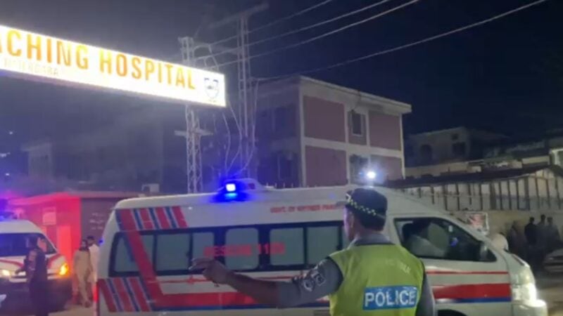 Twin militant attacks in Khyber Pakhtunkhwa leave three cops dead, 19 wounded