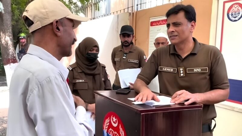 Viral katchery cop Ahmed Mohiyuddin takes premature retirement