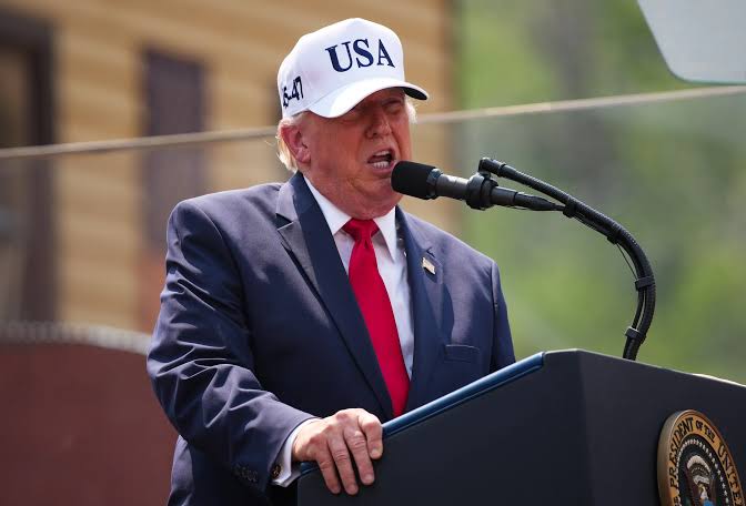 Trump raises eyebrows with ‘threesome’ joke about sons