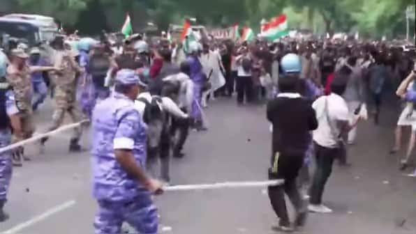 Indian police baton-charge protesters demanding education minister’s resignation