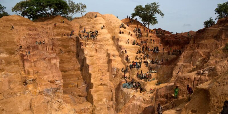 Over 100 buried alive as goldmine collapses in Central African Republic