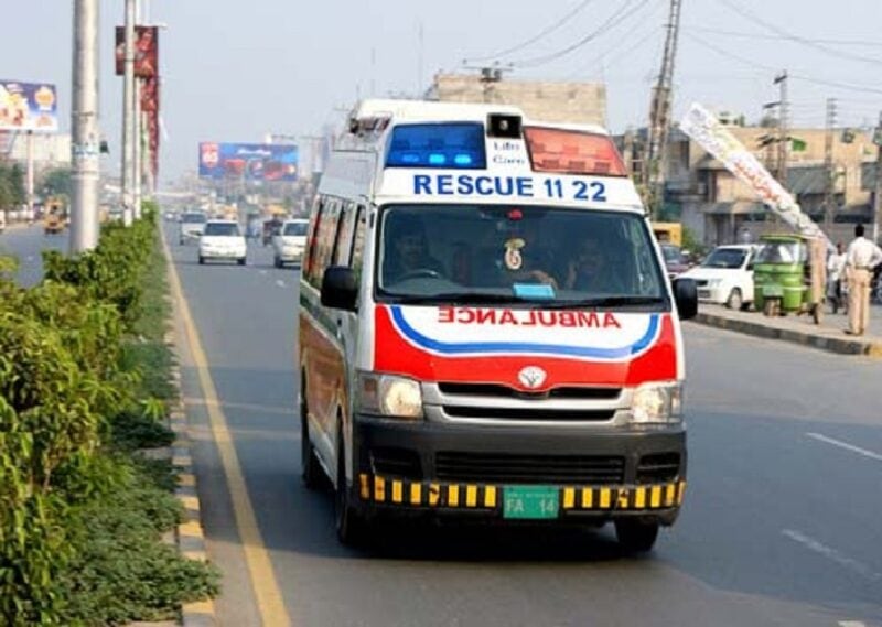 Five dead, child injured as speeding car hits tree on Lahore’s Canal Road