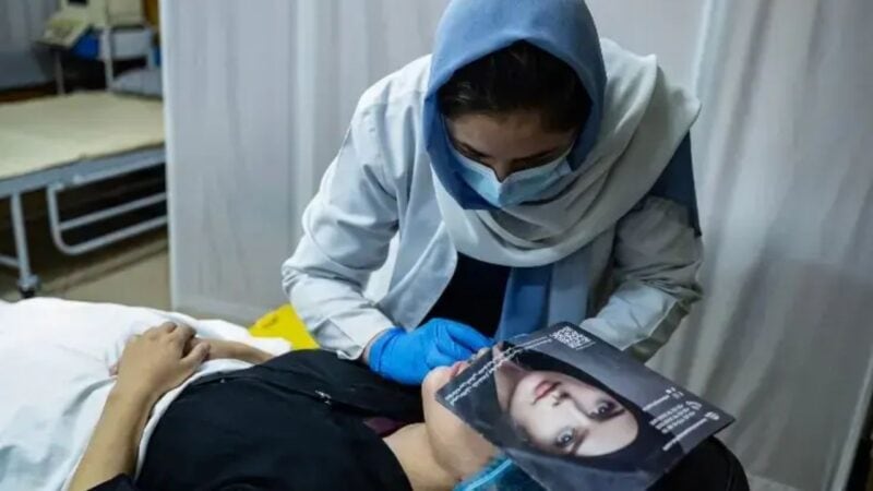 Lasers, transplants & botox: Pakistan’s cosmetic procedures industry serves over 200,000 amid regulation concerns