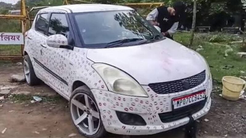 Man fined INR 5,500 after girlfriend covers car with 3,400 lipstick kisses