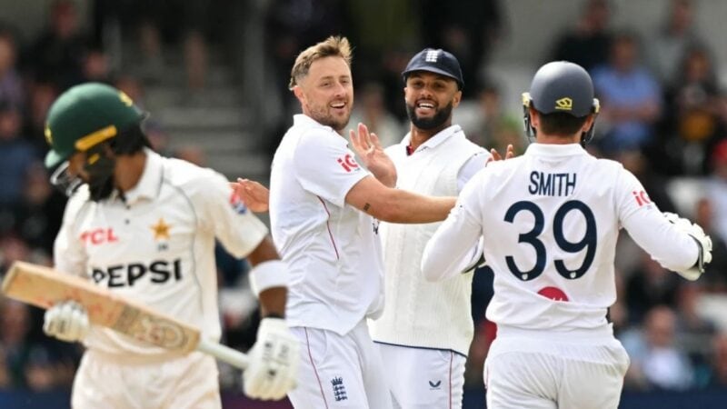 1st Test: England defeat Pakistan by an innings and 103 runs