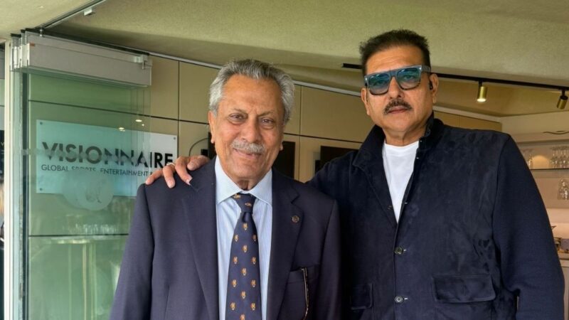 ‘Living legend’: Ravi Shastri shares picture with Zaheer Abbas