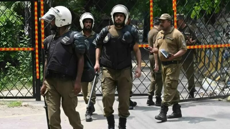 Two suspected of killing Lahore cops shot dead in Muridke encounter