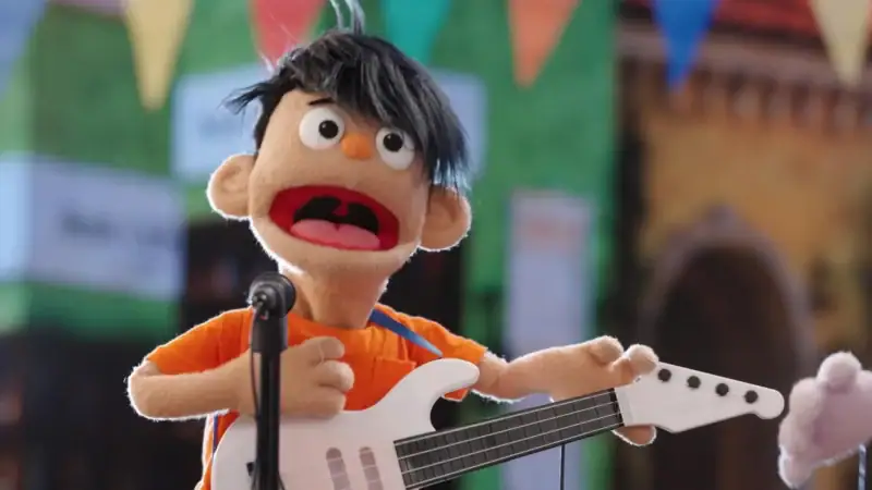 Swineryy takes on new role as Mobi in Pakkay Dost