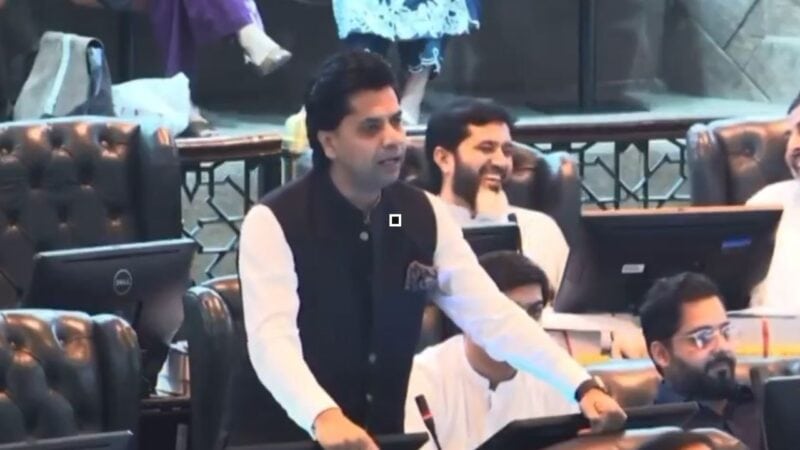 ‘Disgusting’: Shafi Jan faces intense backlash over sexually suggestive remarks against Azma Bokhari