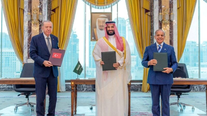 Pakistan, Saudi Arabia and Turkiye to hold urgent military chiefs’ meeting over Houthi attacks