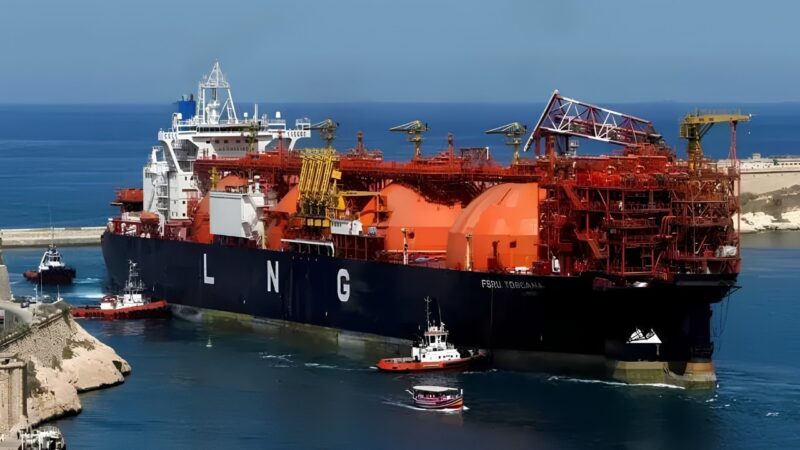 Pakistan’s LNG supply comes under threat as Hormuz closure disrupts energy flows: report