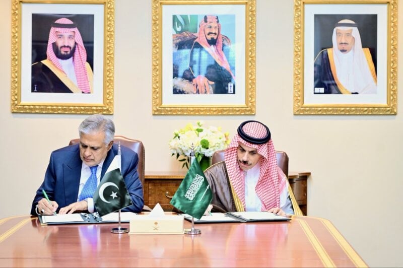 Pakistan, Saudi Arabia agree on visa-free travel for diplomatic, official passport holders