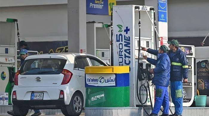 Petrol price down by Rs0.84, diesel Rs 2.63 per litre despite global oil price hike