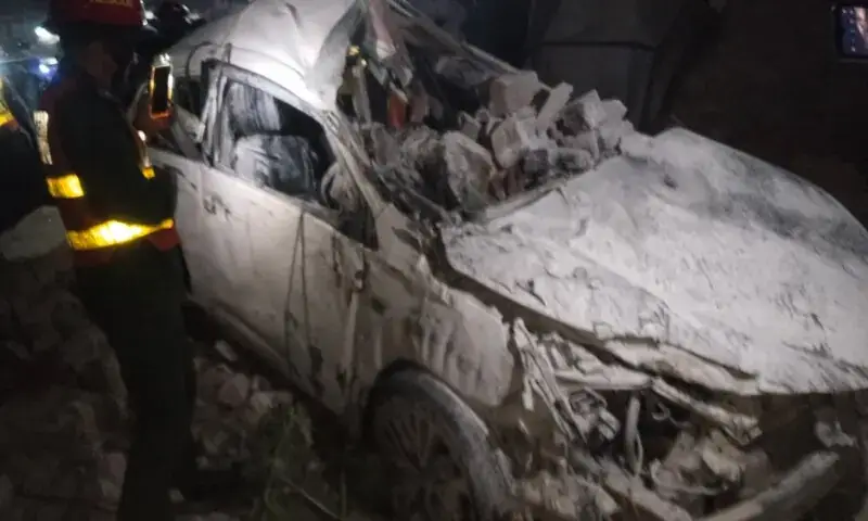 Five youths dead as car crashes, catches fire in Multan