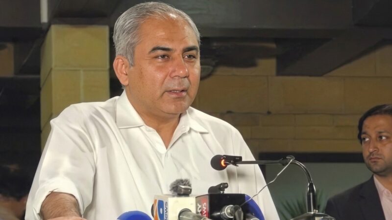 Naqvi calls for ‘system reset’ again, urges business communities support