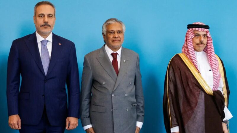 Top Pakistani, Saudi and Turkish officials to meet in Riyadh under Makkah defence pact