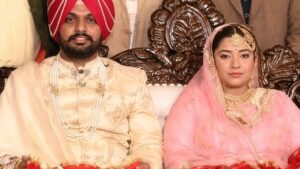 Woman poses as civil servant to marry Indian politician; flees with gold, silver, other valuables