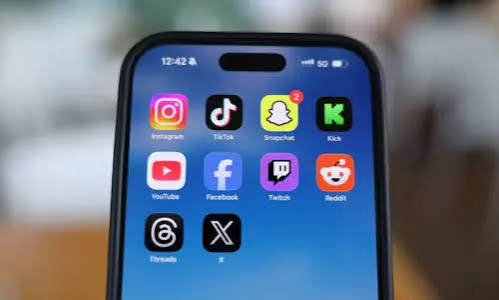 Greece bans social media for kids under 15
