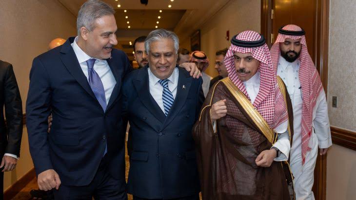 Pakistan, Turkiye agree to rapid deployment in Saudi Arabia under Makkah defence pact